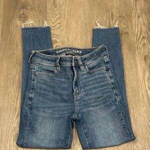 American Eagle Outfitters Women's Cropped Blue Jeans